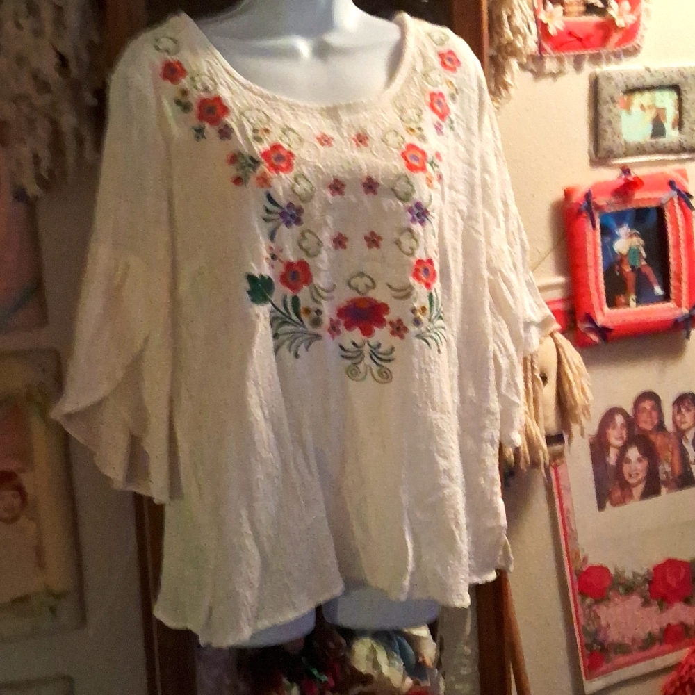 Sexy,Boho,Peasant Top with Beautifully Embroidered Floral & Butterfly Detail🌸🦋 - Picture 6 of 17